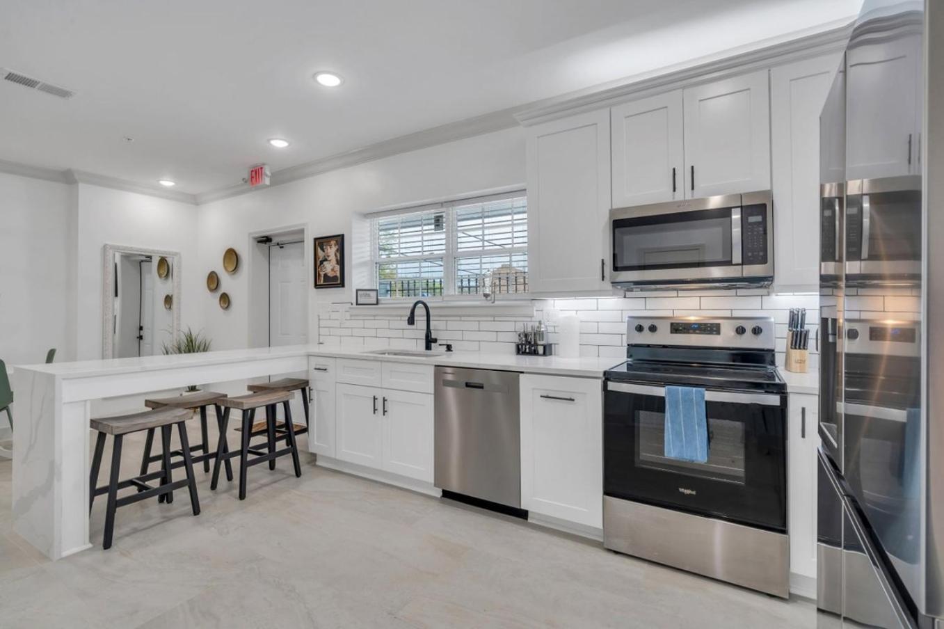 Sleeps 24-Spacious Suites Near Fq W Pool New Orleans Bagian luar foto