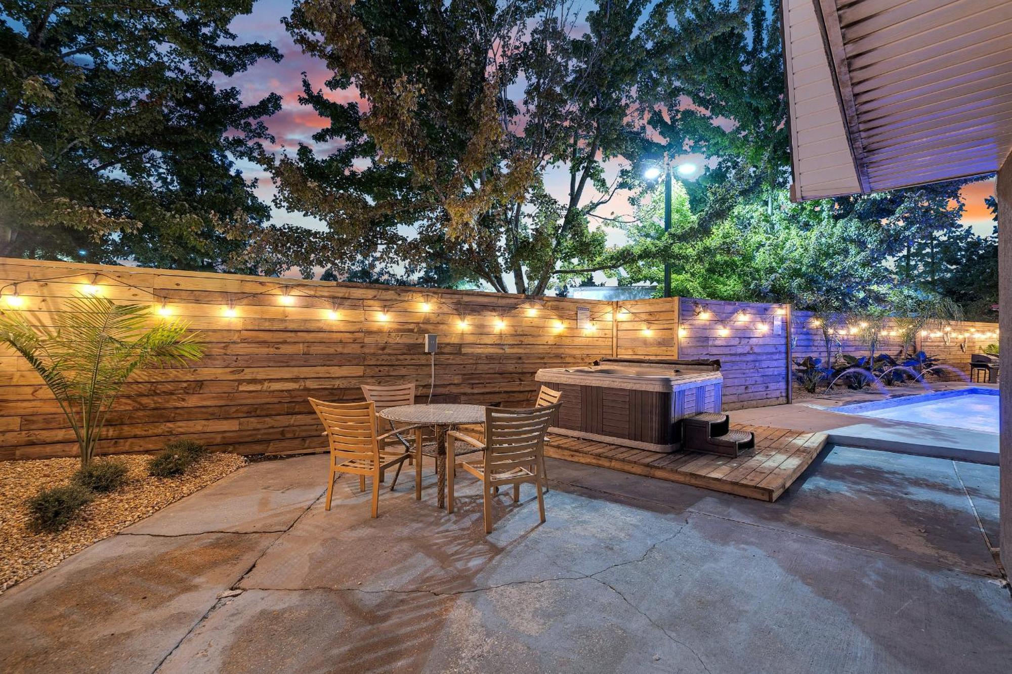 Sleeps 24-Spacious Suites Near Fq W Pool New Orleans Bagian luar foto